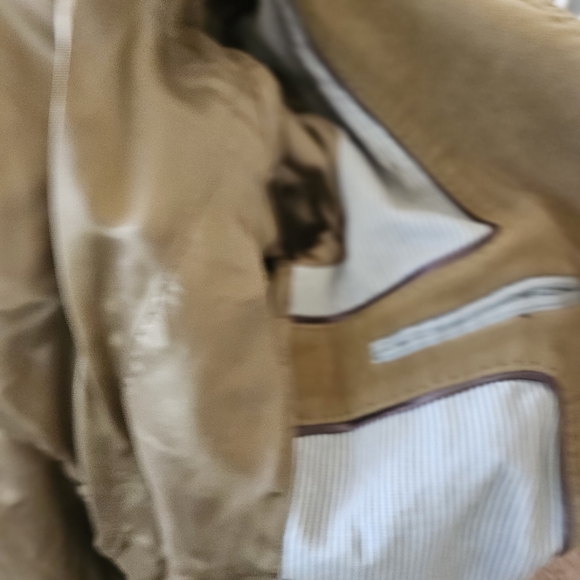 Lovely Coat.  A must for your Fall and Winter essentials!! - Picture 8 of 9